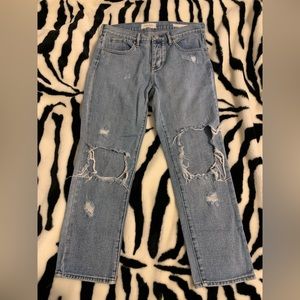 Lightwash ripped PacSun boyfriend jeans